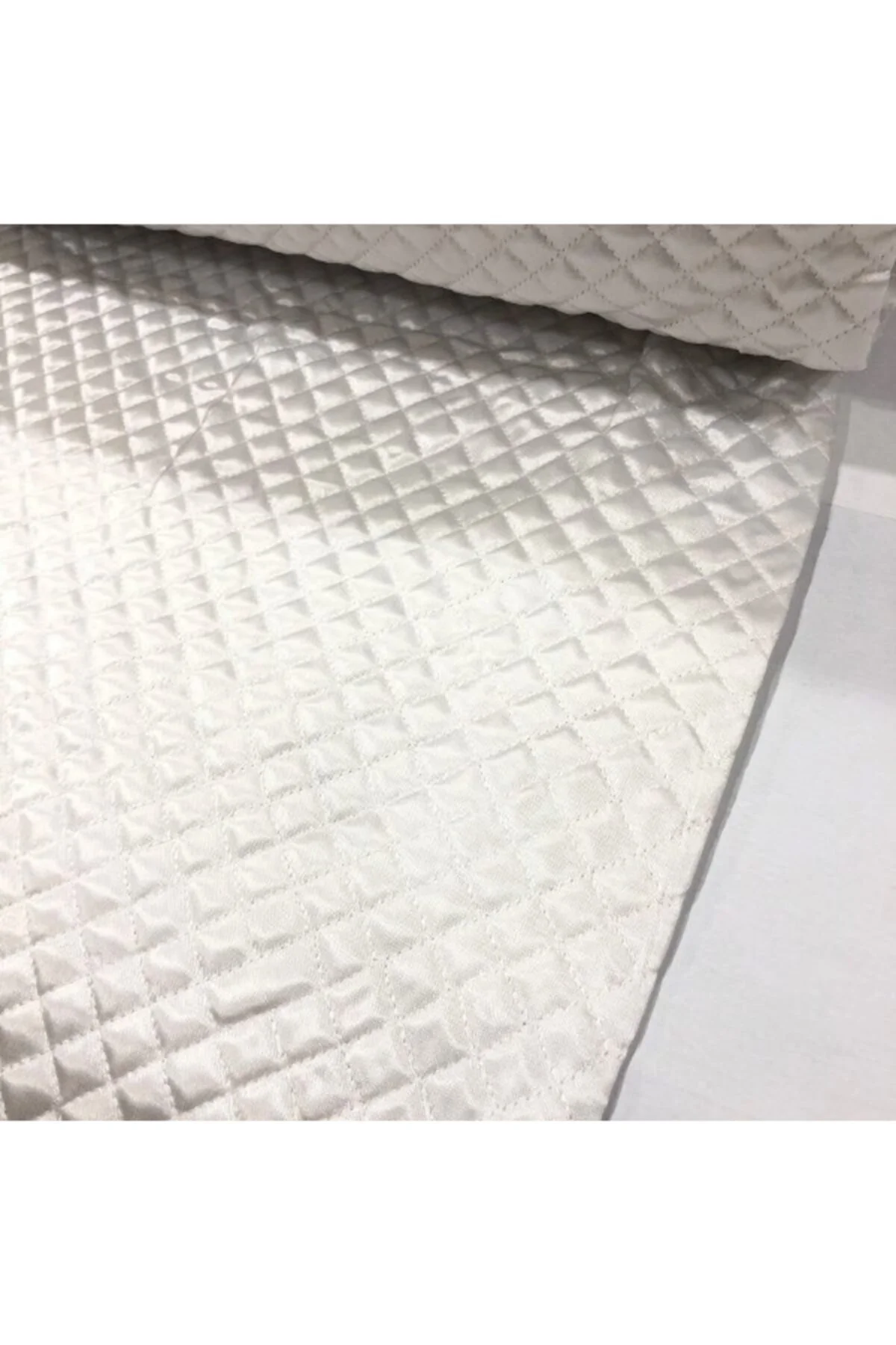 Krem Rengi Lüks Dikişli Saten Kapitone Kumaş Tek Taraflı Elyaf Telalı 100*200 Cm